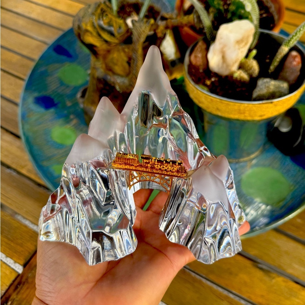 Collectors 🚨🚨Franklin Mint Legend of the Orient Express Crystal Sculpture